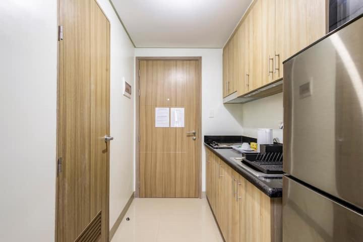 Shore 2 Residences 1Br Deluxe Room In Moa Complex Manila Exterior photo