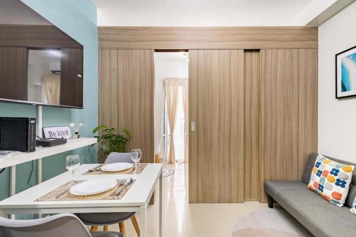 Shore 2 Residences 1Br Deluxe Room In Moa Complex Manila Exterior photo