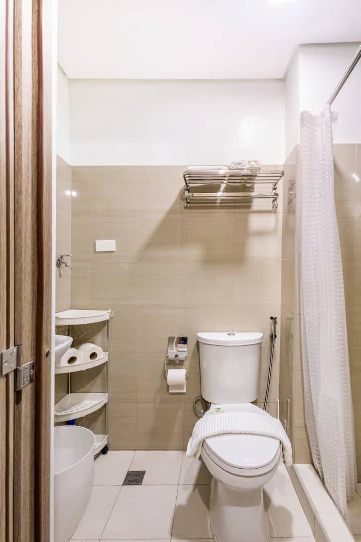 Shore 2 Residences 1Br Deluxe Room In Moa Complex Manila Exterior photo